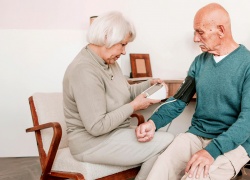 Omaishoitajat – yhteiskunnan merkittävät auttajat