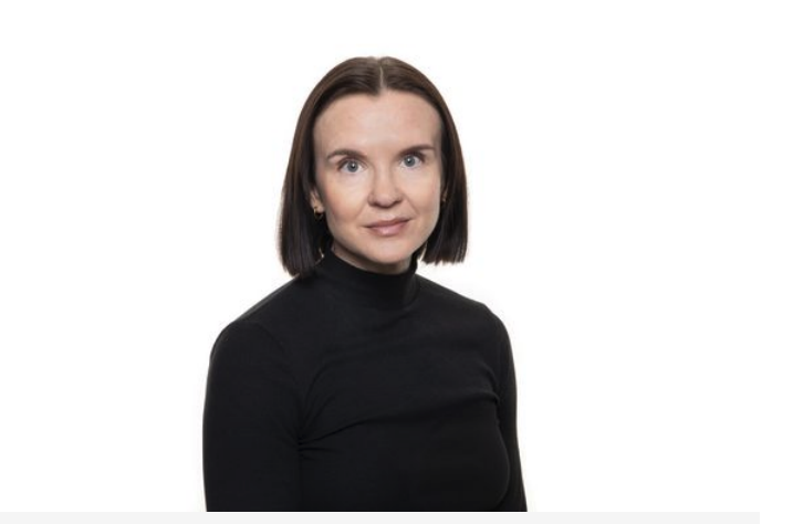 Tumma tutkijanainen
